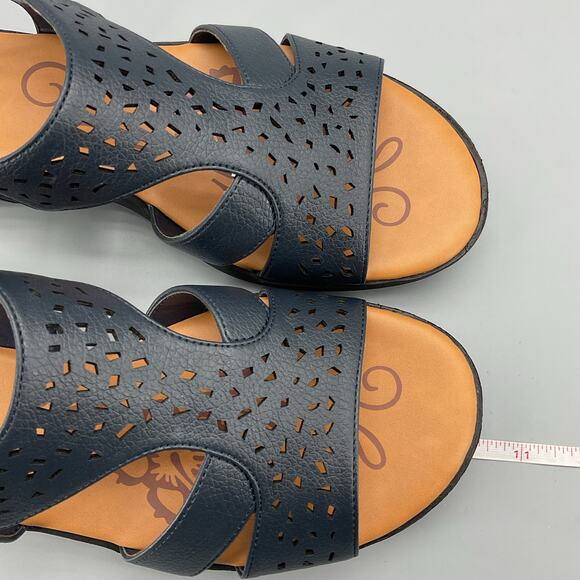 NEW Easy Street Women Bolt Decorative Cutout Flat Sandal Dark Navy Size 9M - Picture 7 of 10